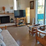 Nadina's House Nyaraló