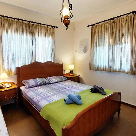 Casa de Férias Nadina's House Dhilesi