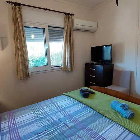 Casa de Férias Nadina's House Dhilesi