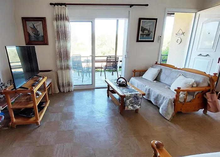 Nadina's House * Dhilesi